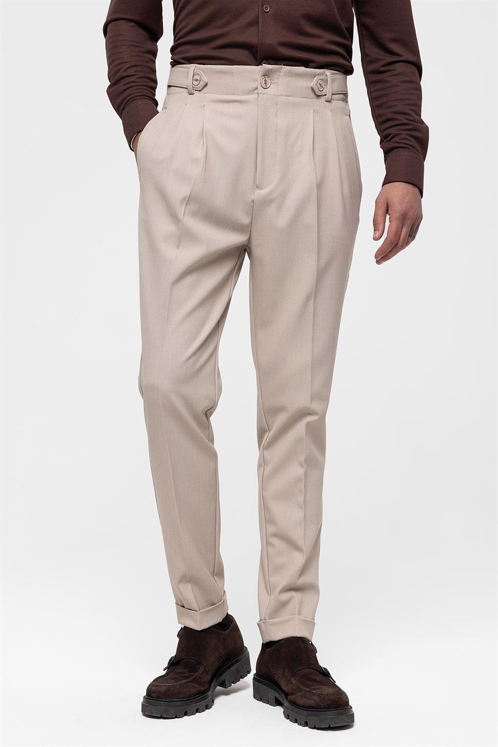 بنطلون قماش عالي الخصر (صديقها) مطوي