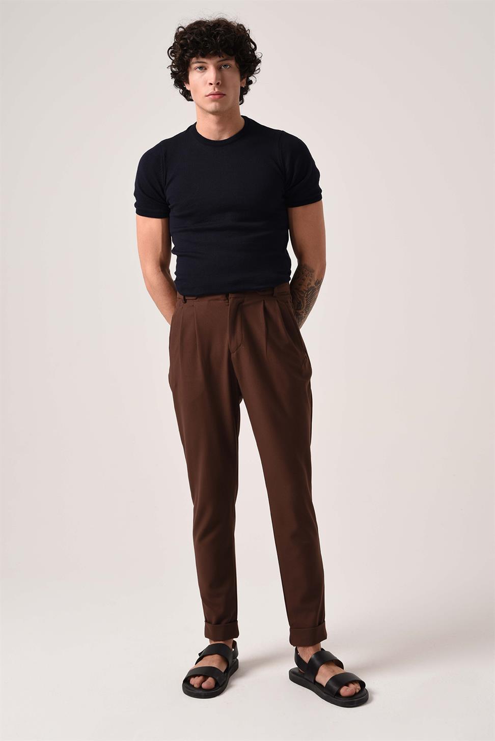 بنطلون قماش عالي الخصر (صديقها) مطوي