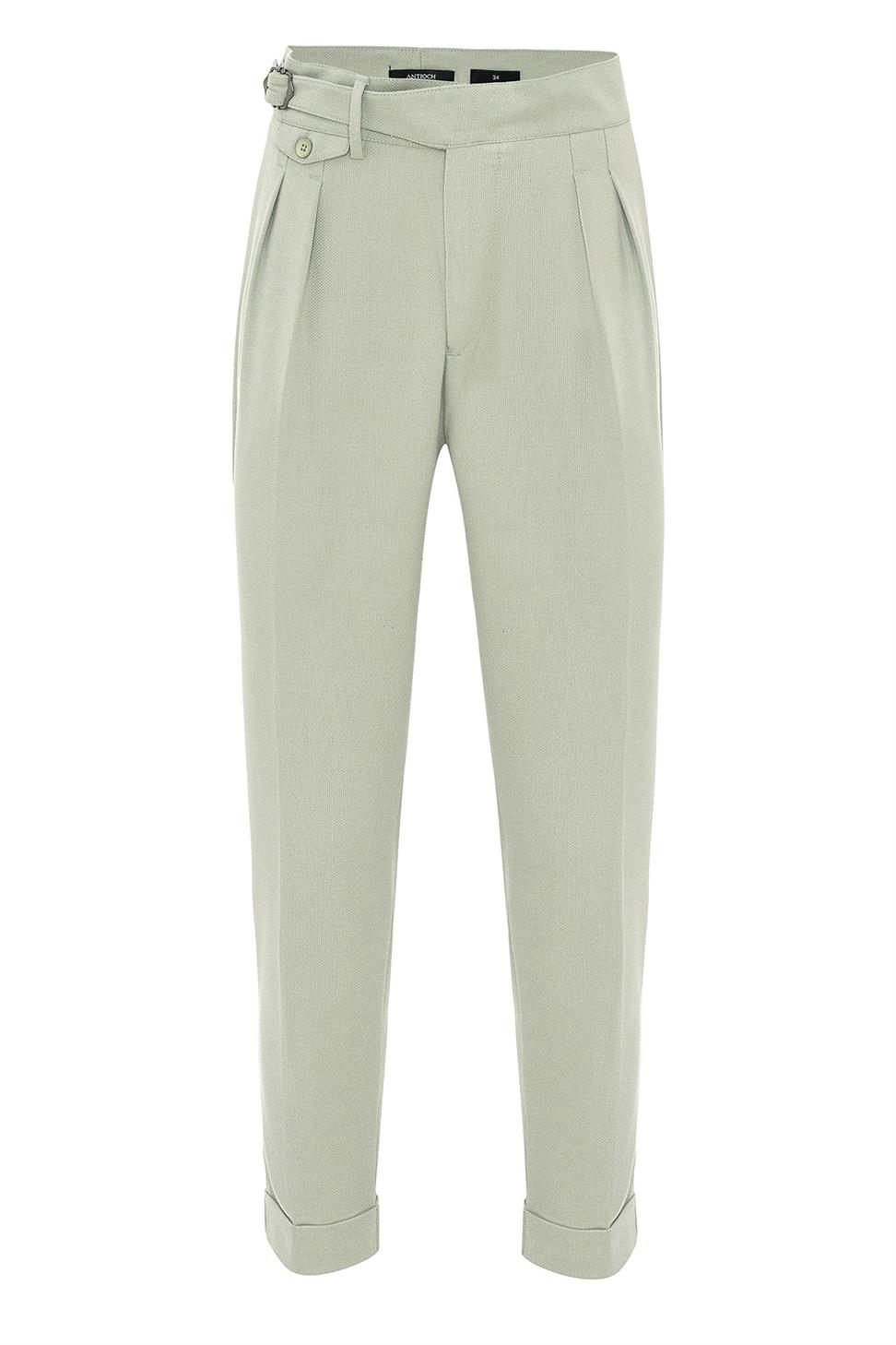 بنطلون قماش عالي الخصر (صديقها) مطوي مع حزام بإبزيم