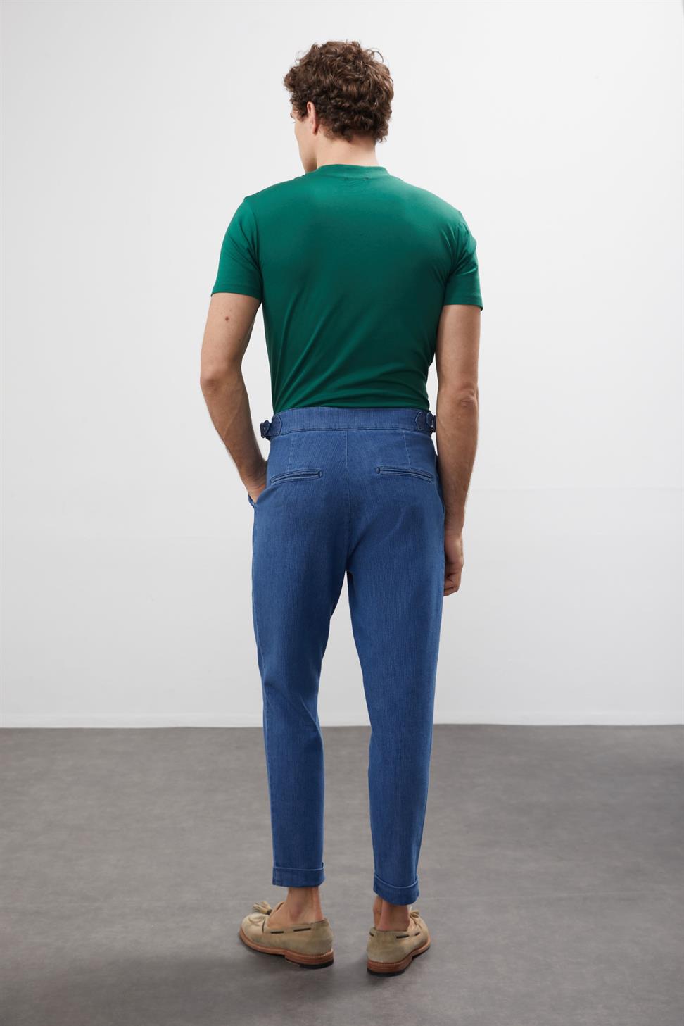 High Waist (Boyfriend) Side Buckled Belt Detail Pleated Jeans