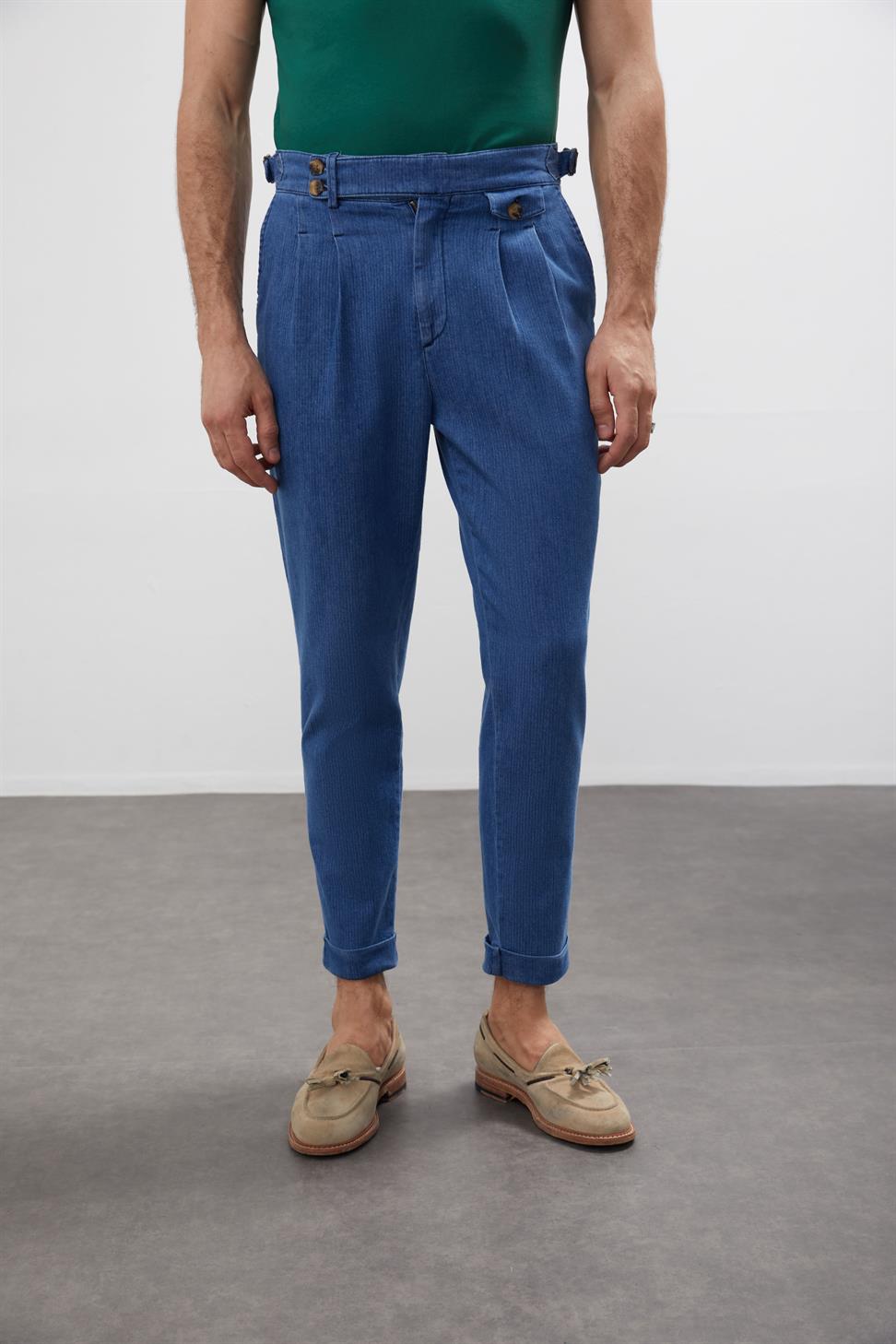 High Waist (Boyfriend) Side Buckled Belt Detail Pleated Jeans