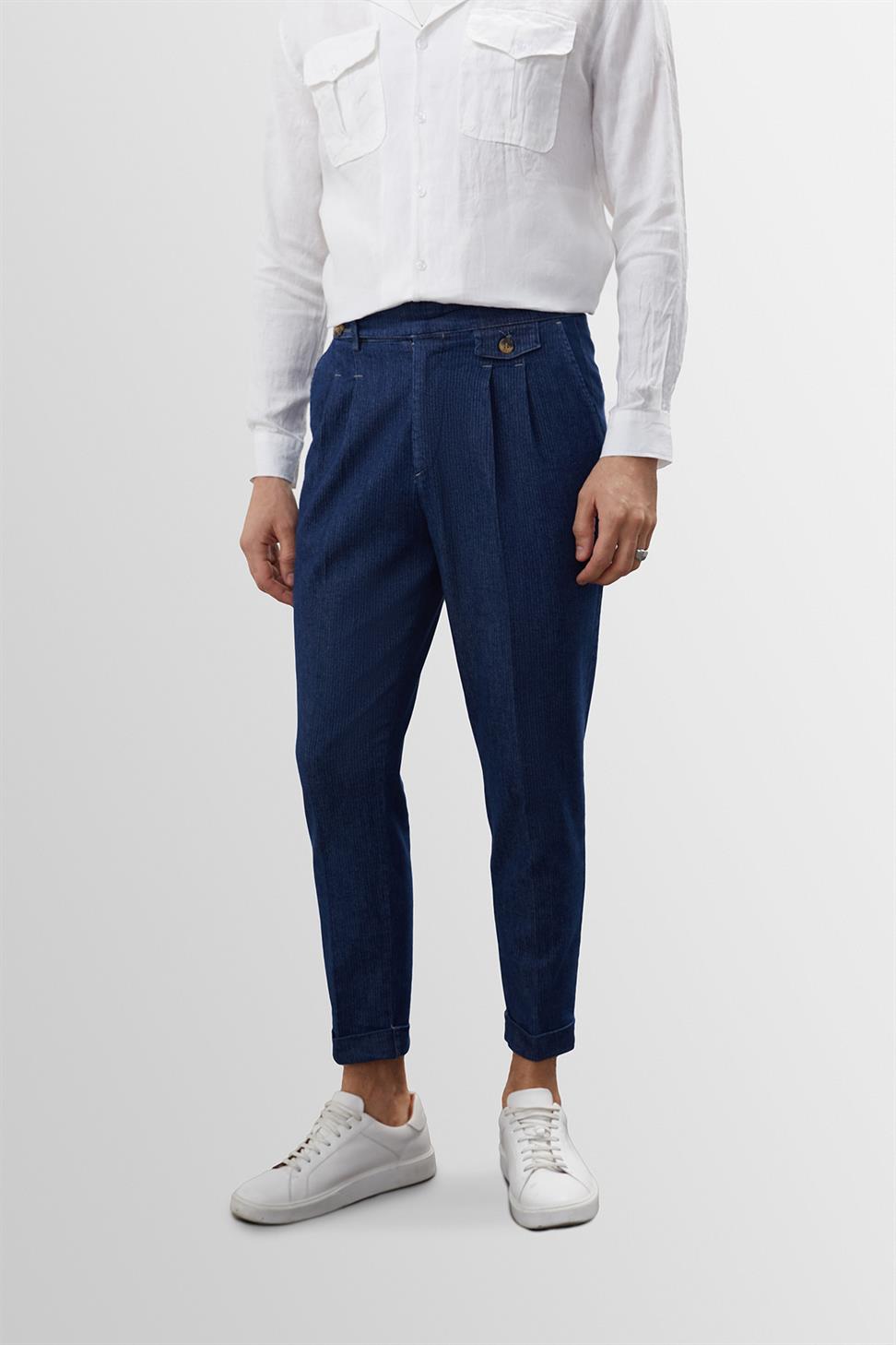 High Waist (Boyfriend) Side Buckled Belt Detail Pleated Jeans