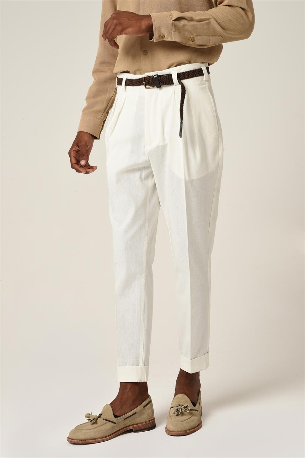 بنطلون كتان مطوي بحزام خصر عالي