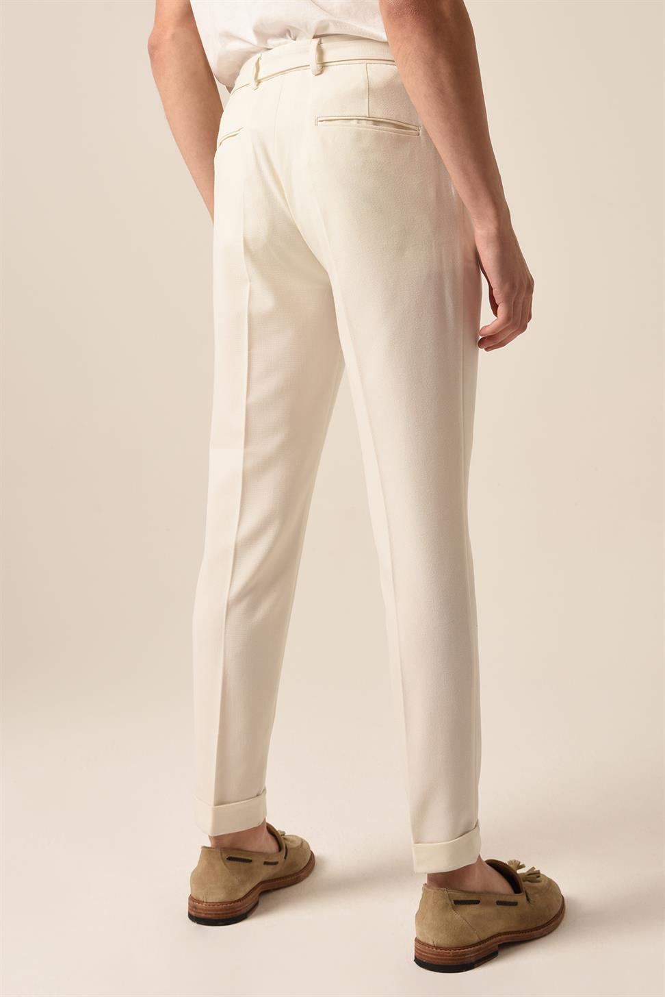 بنطلون مطوي بحزام عالي الخصر