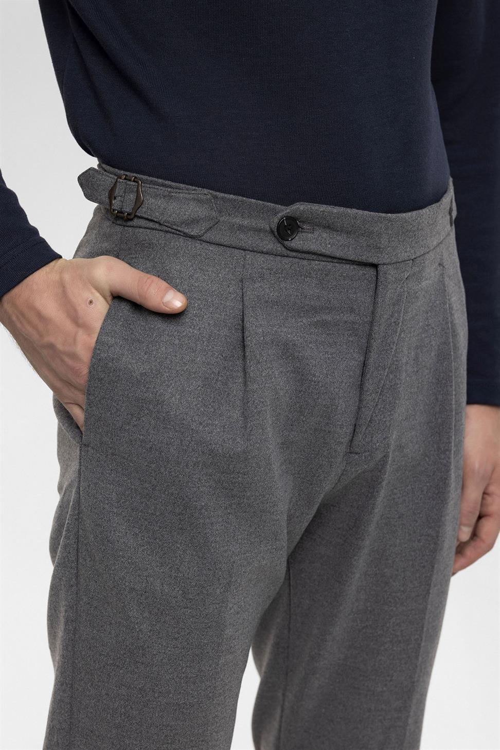 بنطلون رجالي عالي الخصر مطوي