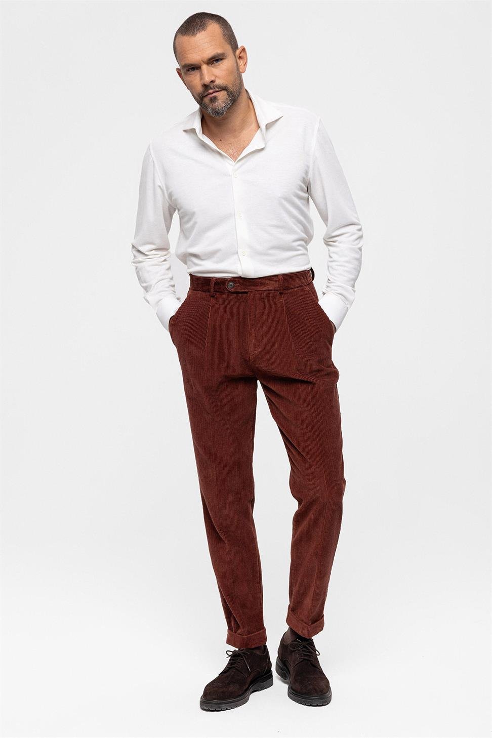 بنطلون مخملي عالي الخصر مطوي للرجال