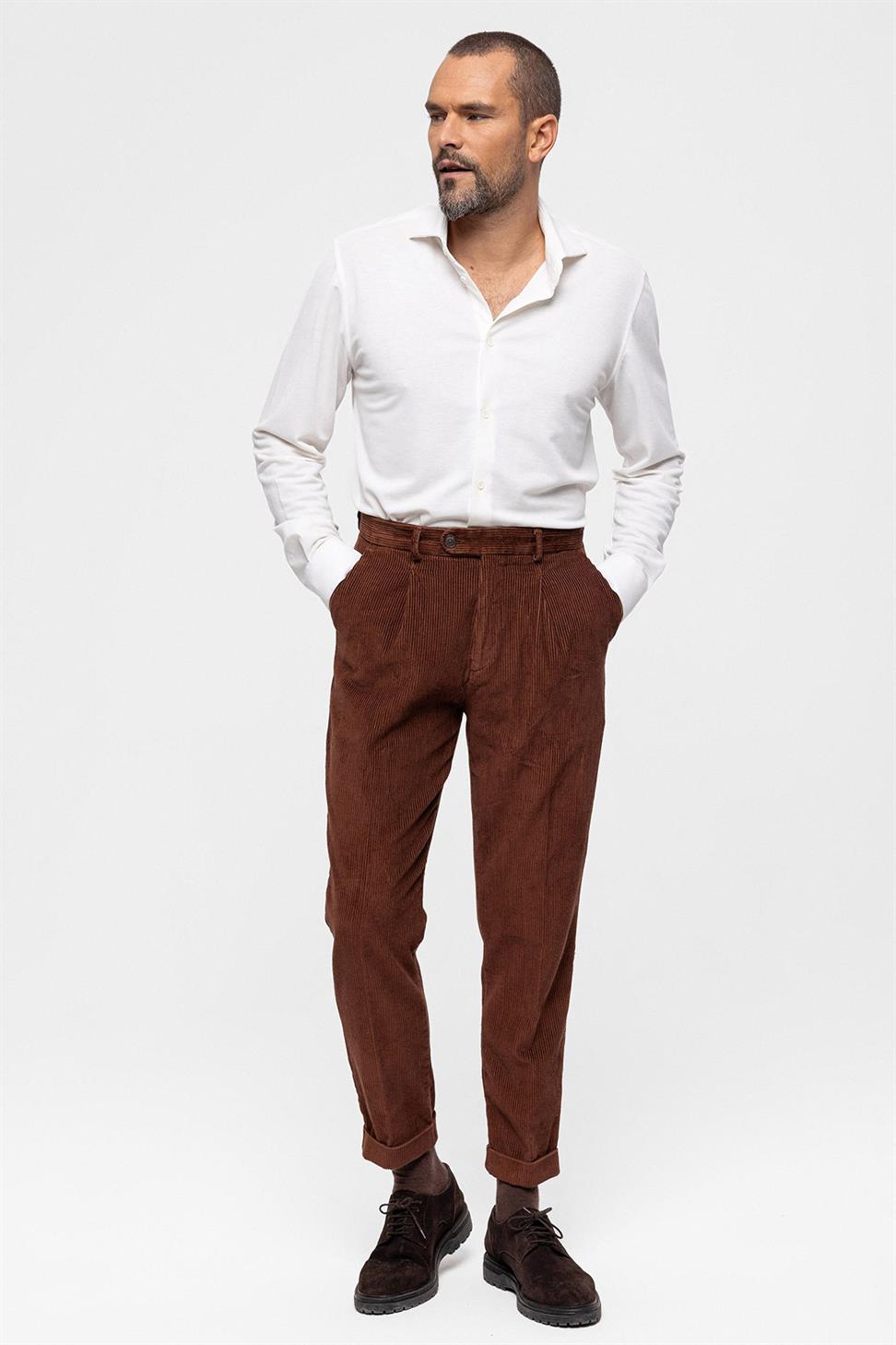 بنطلون مخملي عالي الخصر مطوي للرجال