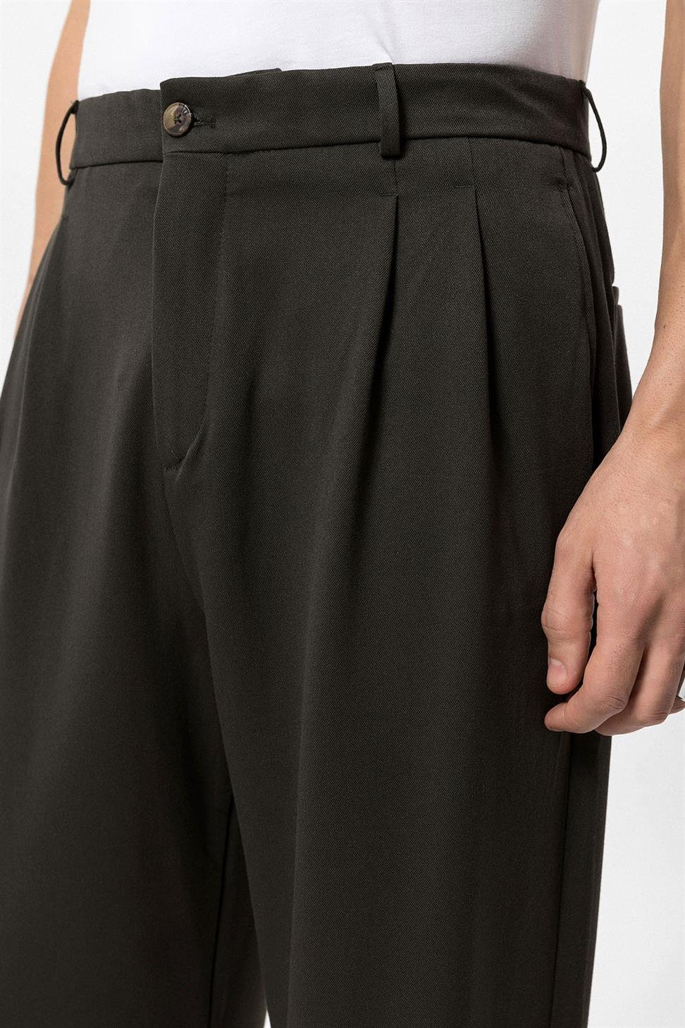 بنطلون رجالي عالي الخصر مطوي ومريح