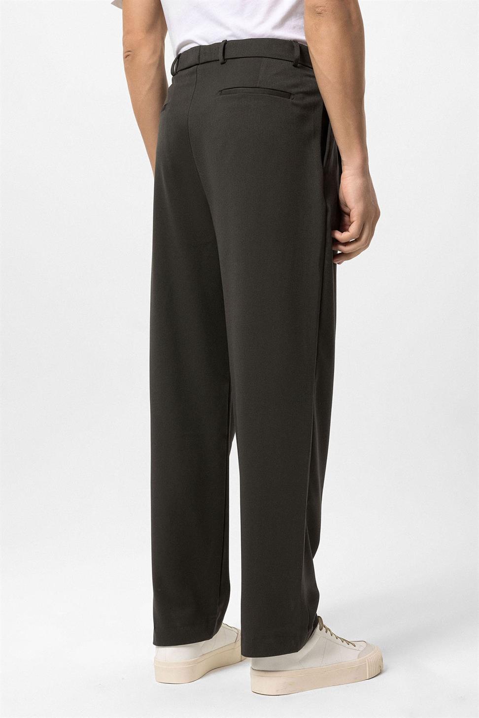 بنطلون رجالي عالي الخصر مطوي ومريح