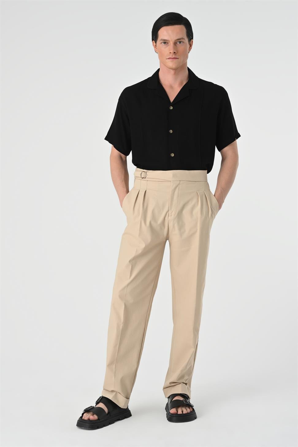 ارتفاع الخصر مشبك التفاصيل مطوي بنطلون للرجال