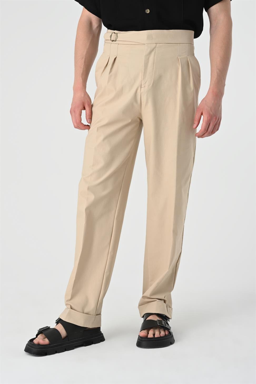 ارتفاع الخصر مشبك التفاصيل مطوي بنطلون للرجال