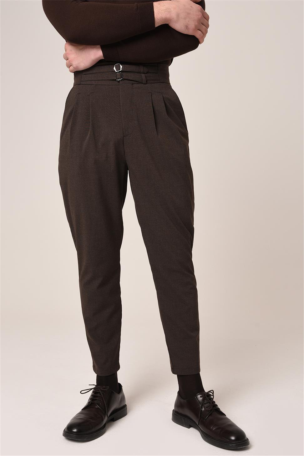 بنطلون قماش مطوي بحزام بإبزيم عالي الخصر