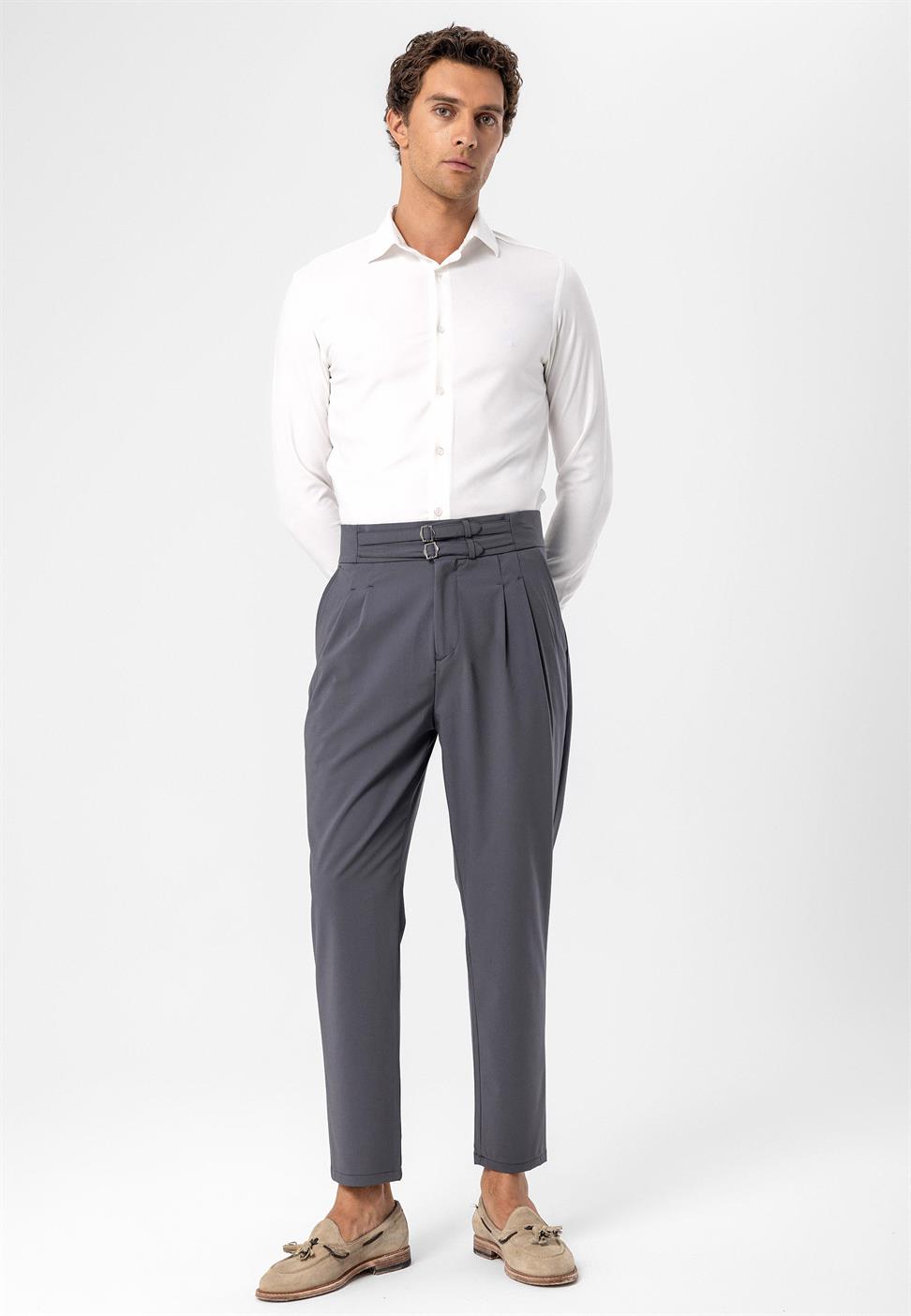 بنطلون قماش مطوي بحزام بإبزيم عالي الخصر