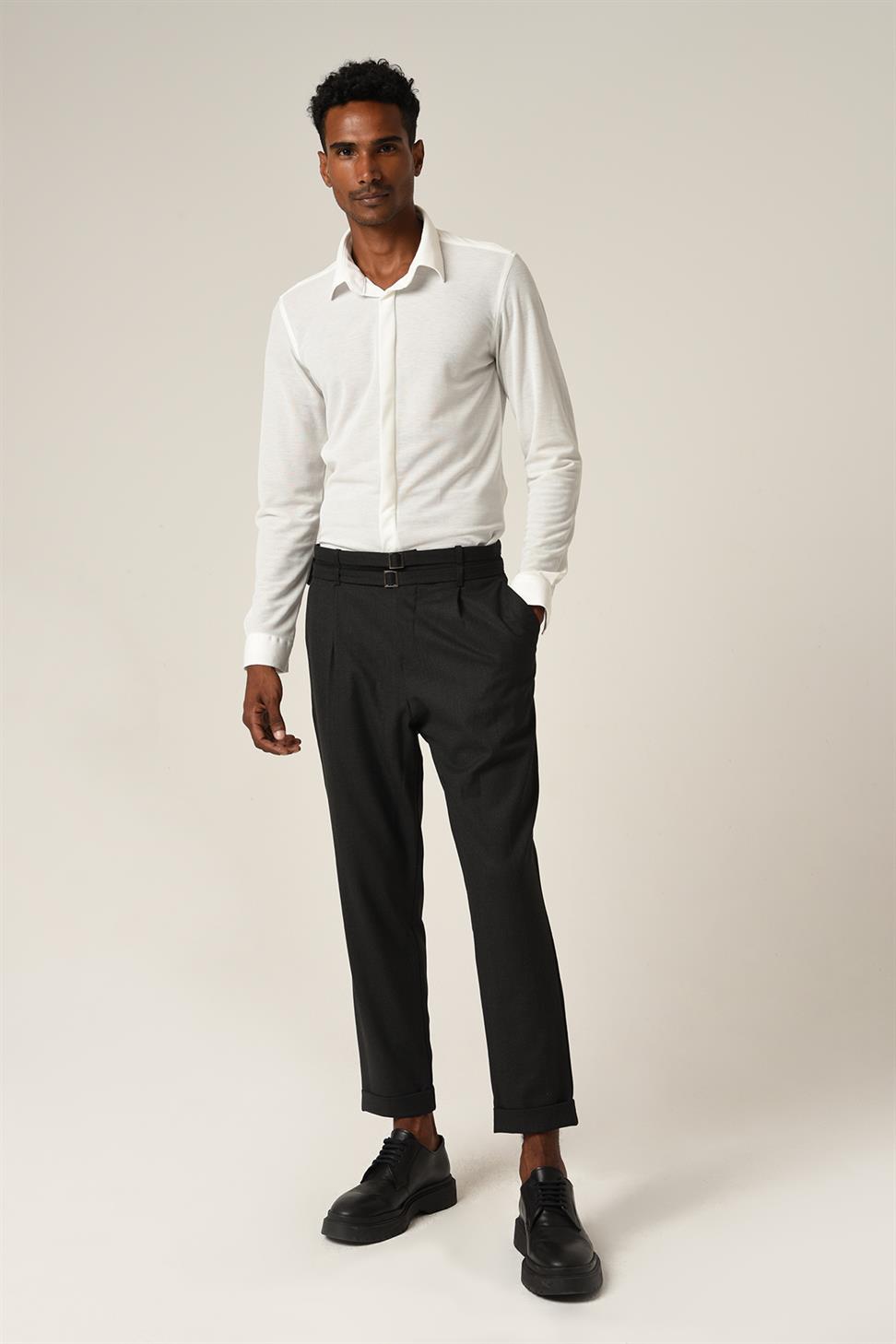 بنطلون قماش عالي الخصر مطوي مع حزام بإبزيم