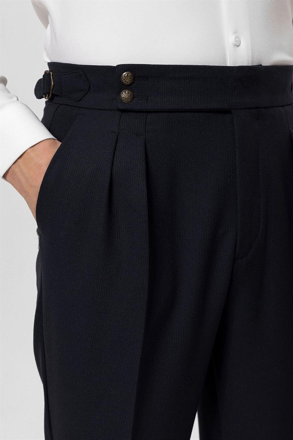 بنطلون قماش مطوي بإبزيم جانبي عالي الخصر