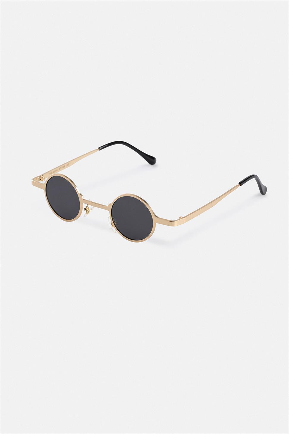 نظارات ذات صورة مستديرة