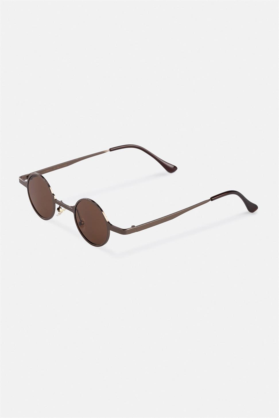 نظارات ذات صورة مستديرة