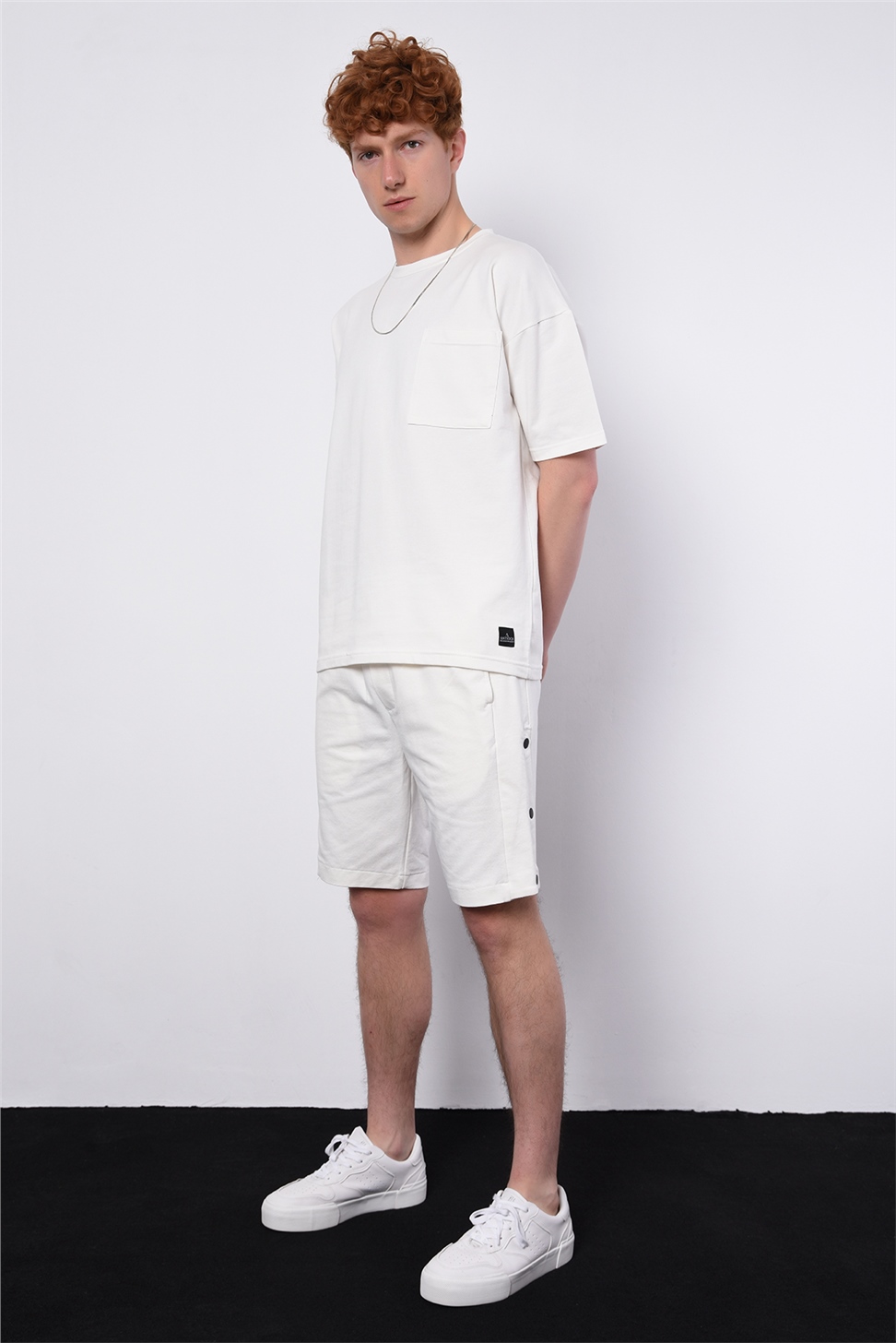 Antioch Men Beyaz Erkek Oversize T-shirt+ Yandan Düğme Detaylı Şort Takım