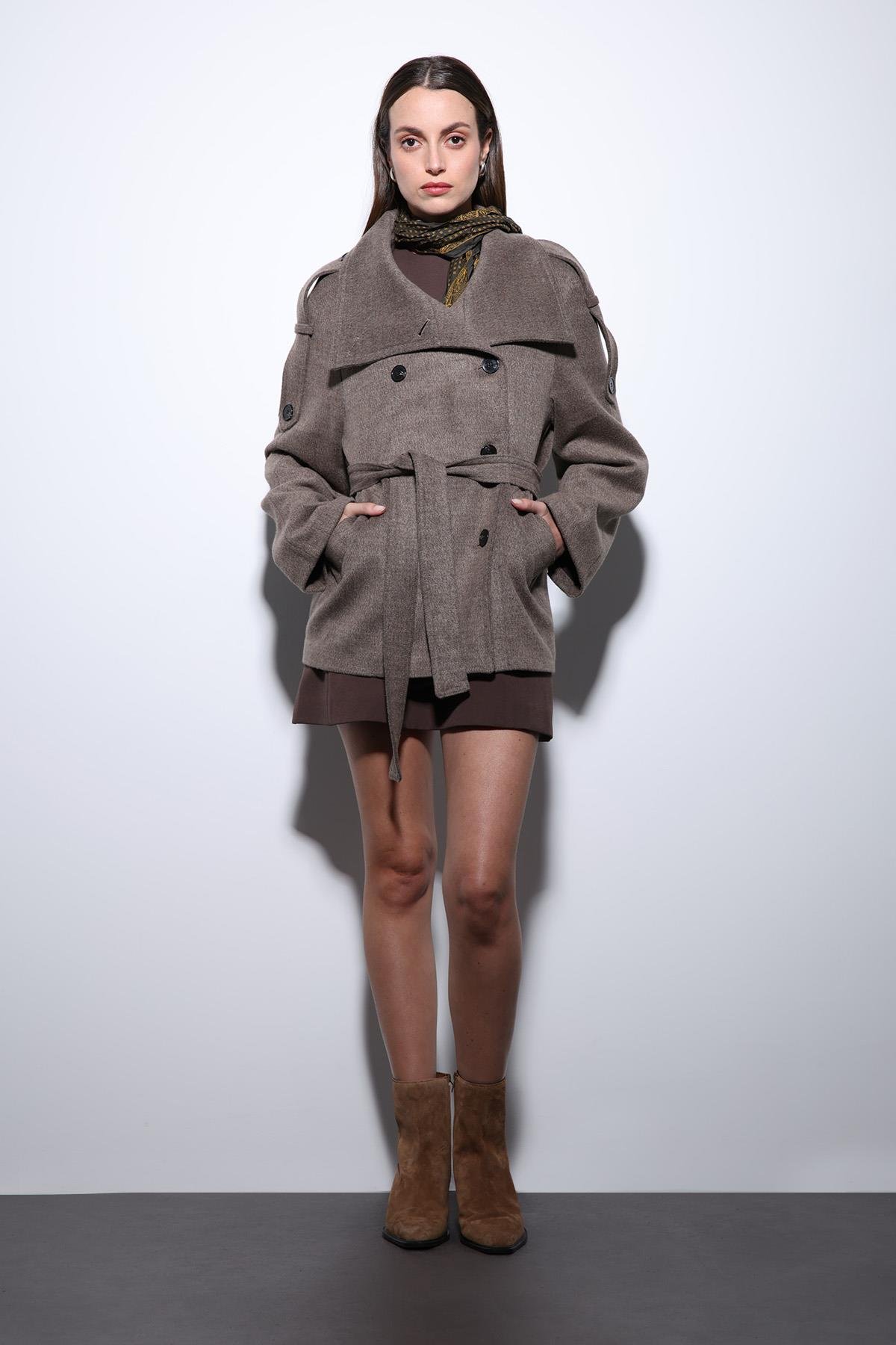 Antioch Açık Kahve Dik Yaka Kruvaze Kadın Kaban