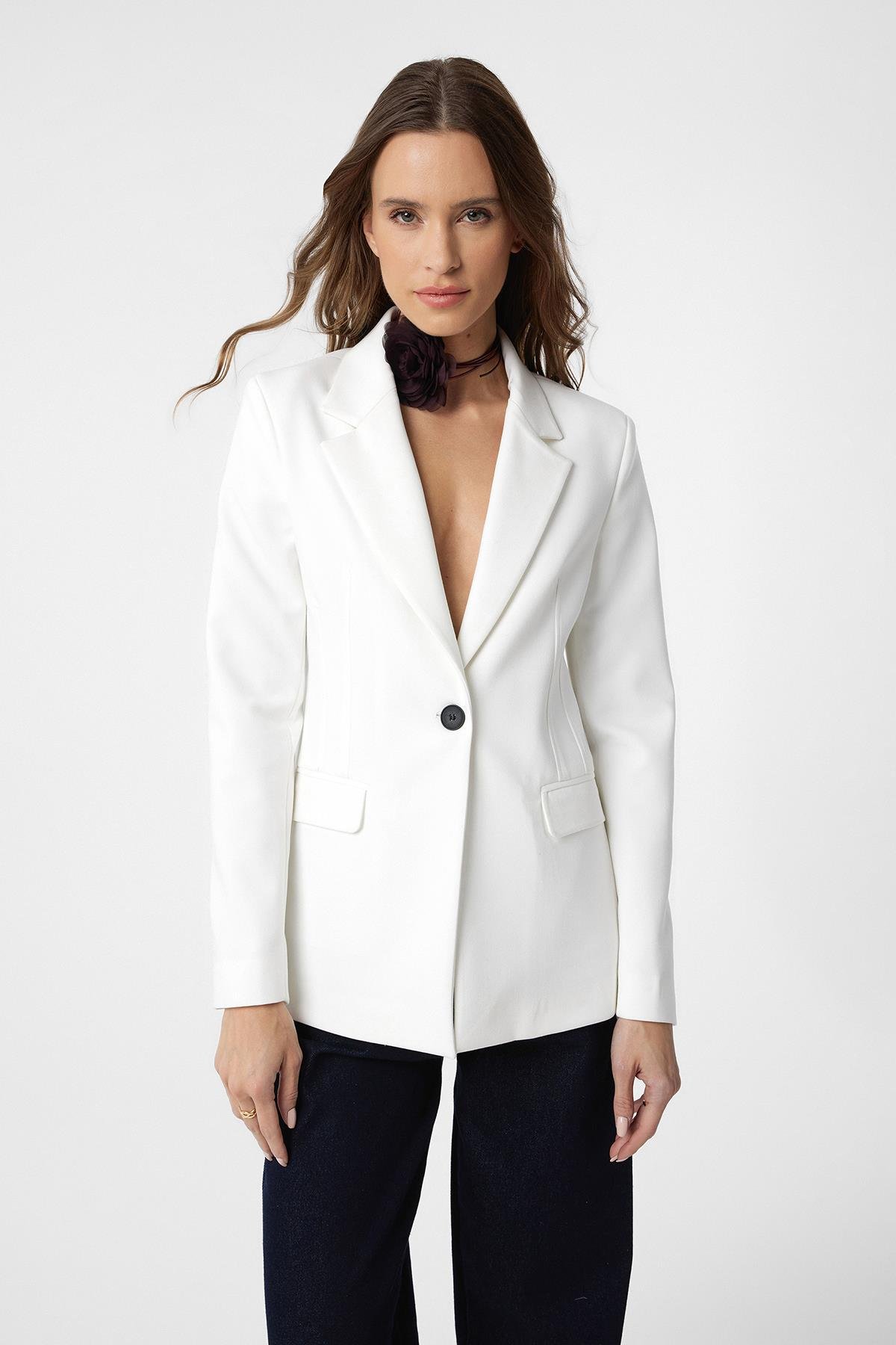 Antioch Beyaz Vücuda Oturan Kadın Blazer Ceket