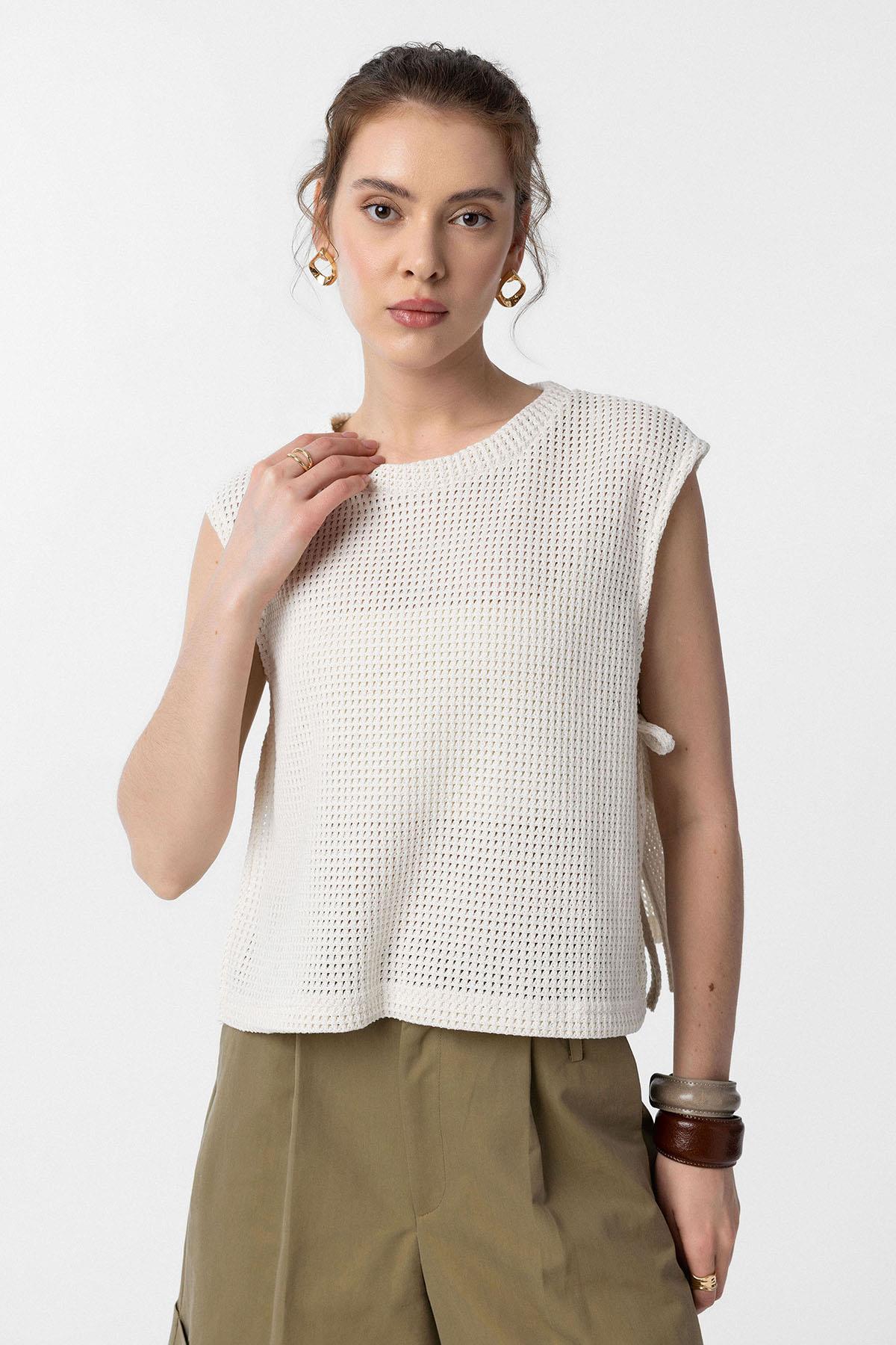 Antioch Ekru Bağcıklı Örgü Dokulu Kadın Top