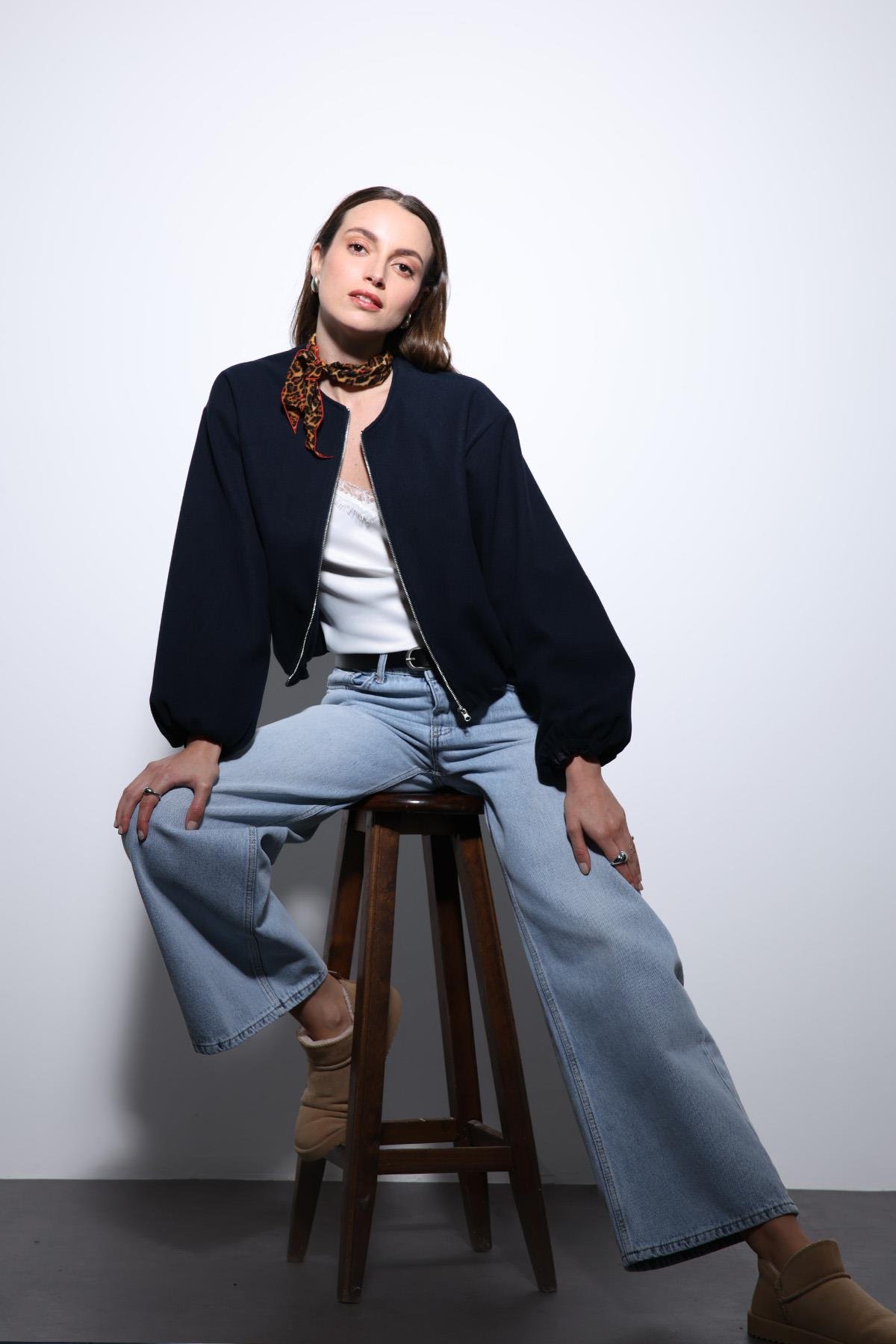 Antioch Lacivert Bel Lastikli Crop Kadın Mont