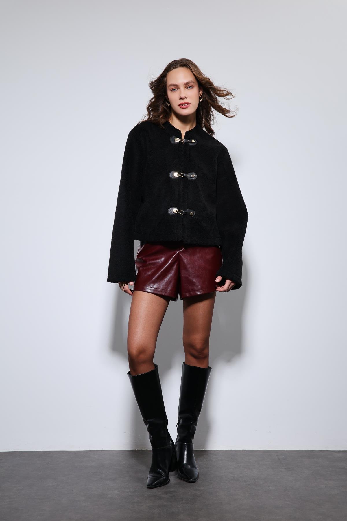 Antioch Siyah Süslü Düğmeli Suni Kürk Ceket