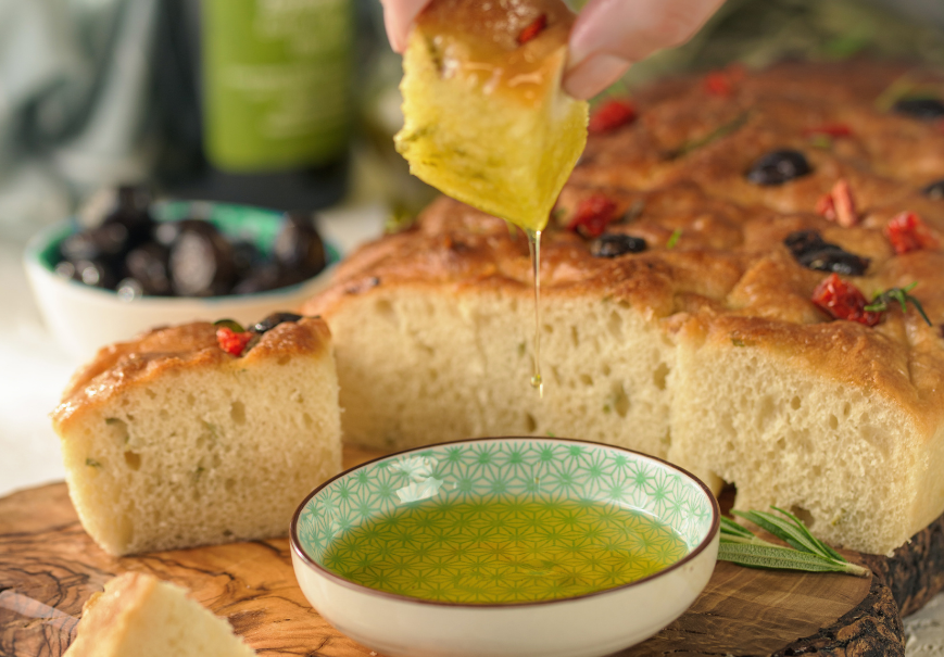 focaccia ekmeği,zeytinyağı