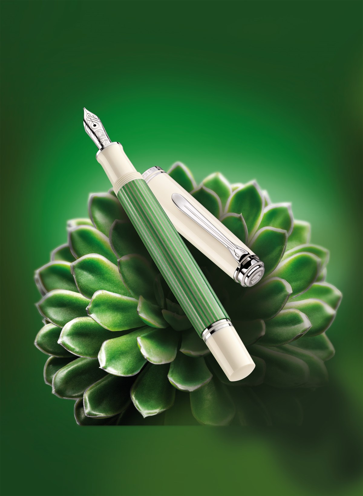 Pelikan Souveran M605 Green White Fountain Pen4012700818256M600