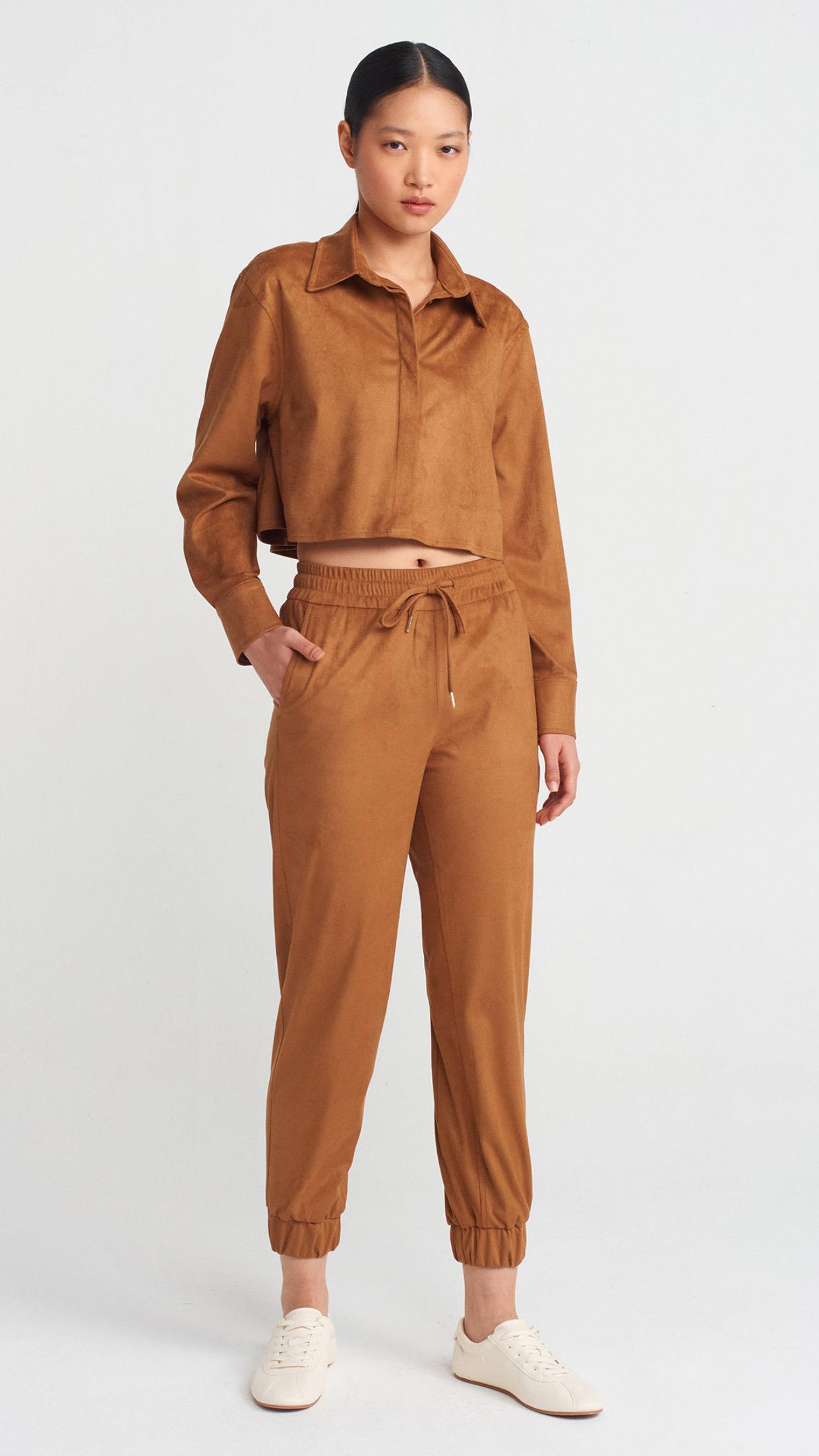 Dökümlü Crop Gömlek Manşetli Joggeer Süet Takım-Taba
