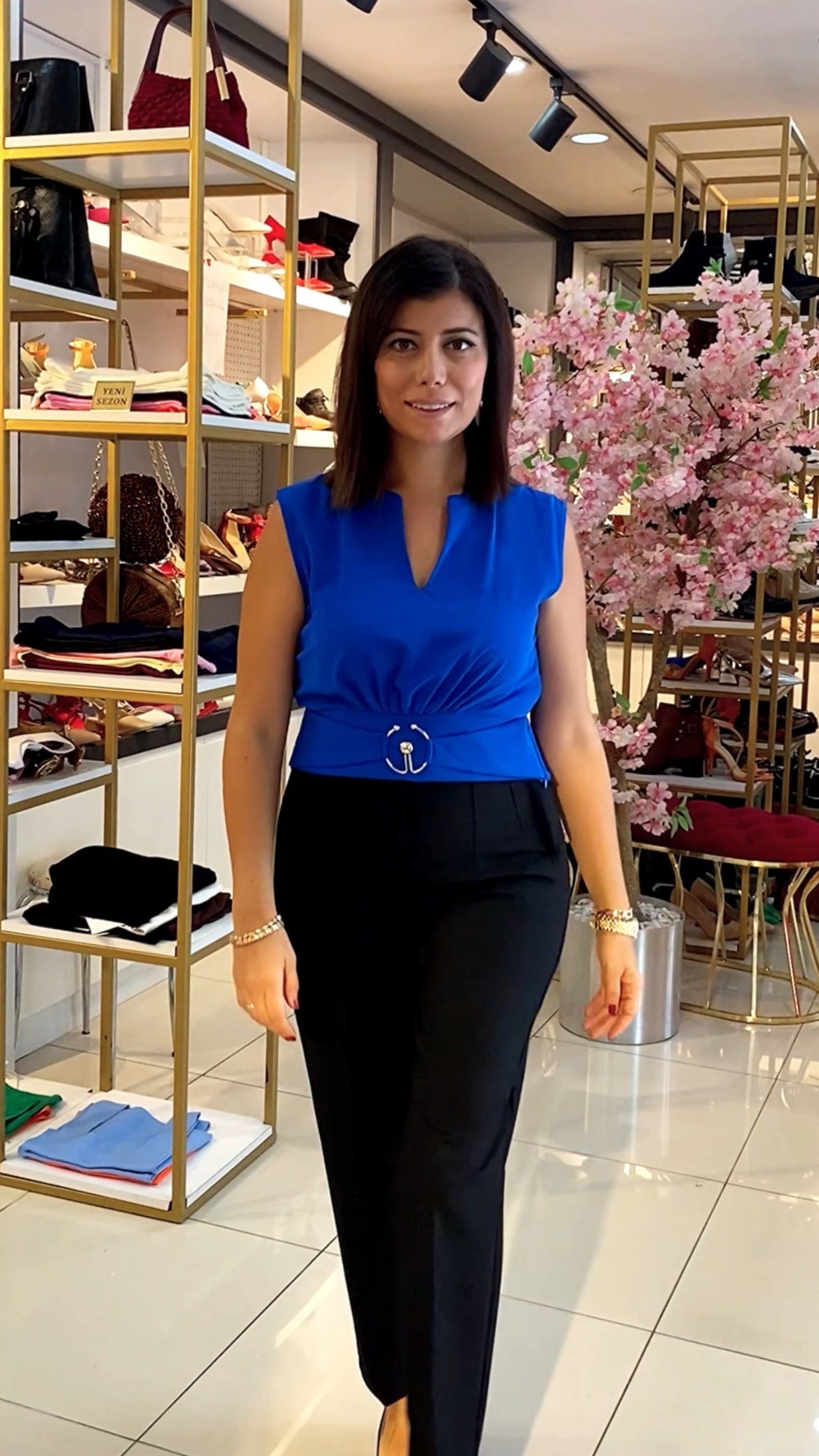 Toka Detaylı Kolsuz Bluz - SAKS · 6
