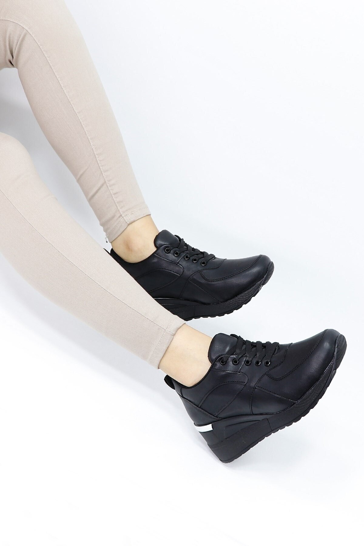 Kadın Siyah Dolgu Topuklu Spor Ayakkabı - Tuğbali
