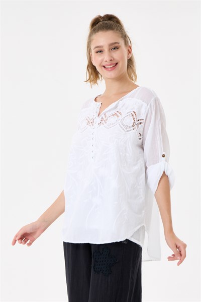 İtalyan Çiçek Nakışlı Dantelli Sırtı Payetli Astarlı Oversize Bluz 40 - 44 Beden
