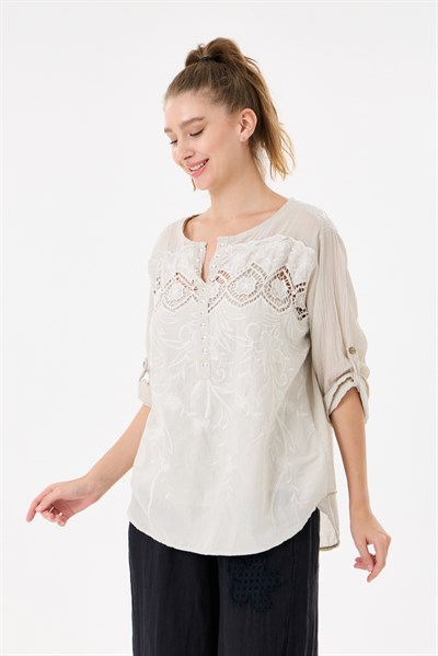 İtalyan Çiçek Nakışlı Dantelli Sırtı Payetli Astarlı Oversize Bluz 40 - 44 Beden