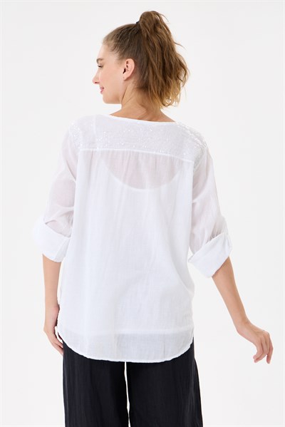 İtalyan Çiçek Nakışlı Dantelli Sırtı Payetli Astarlı Oversize Bluz 40 - 44 Beden