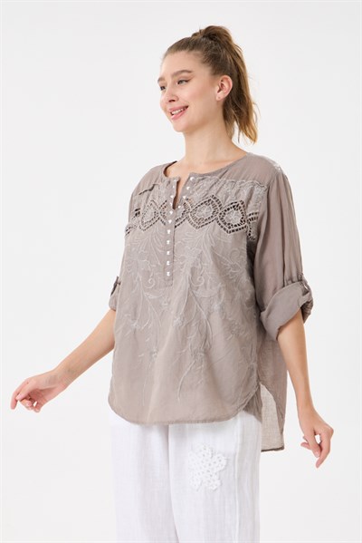 İtalyan Çiçek Nakışlı Dantelli Sırtı Payetli Astarlı Oversize Bluz 40 - 44 Beden