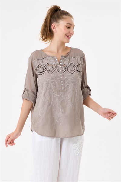 İtalyan Çiçek Nakışlı Dantelli Sırtı Payetli Astarlı Oversize Bluz 40 - 44 Beden