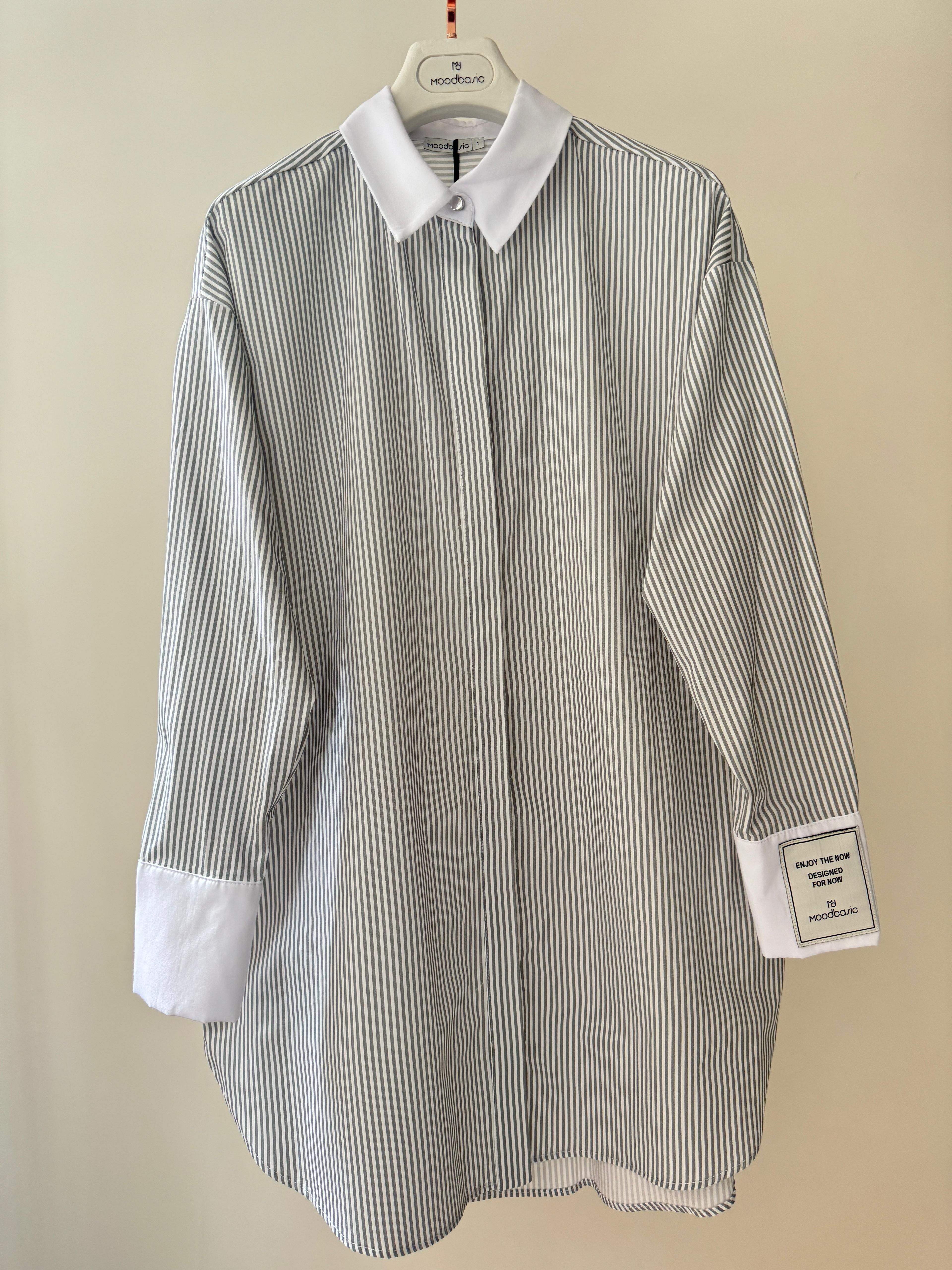 ETİKET DETAYLI ÇİZGİLİ GÖMLEK