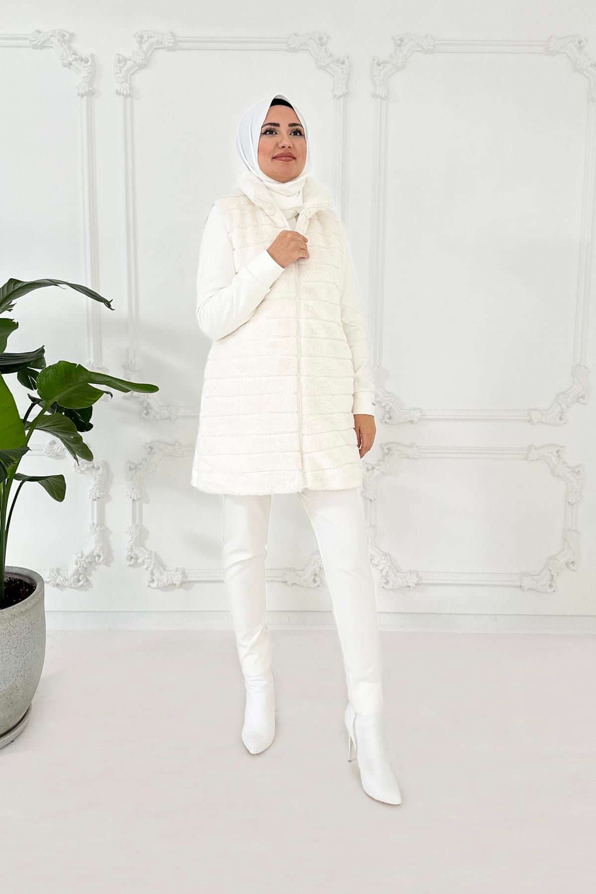 SIRTI KAPİTONELİ KÜRK YELEK