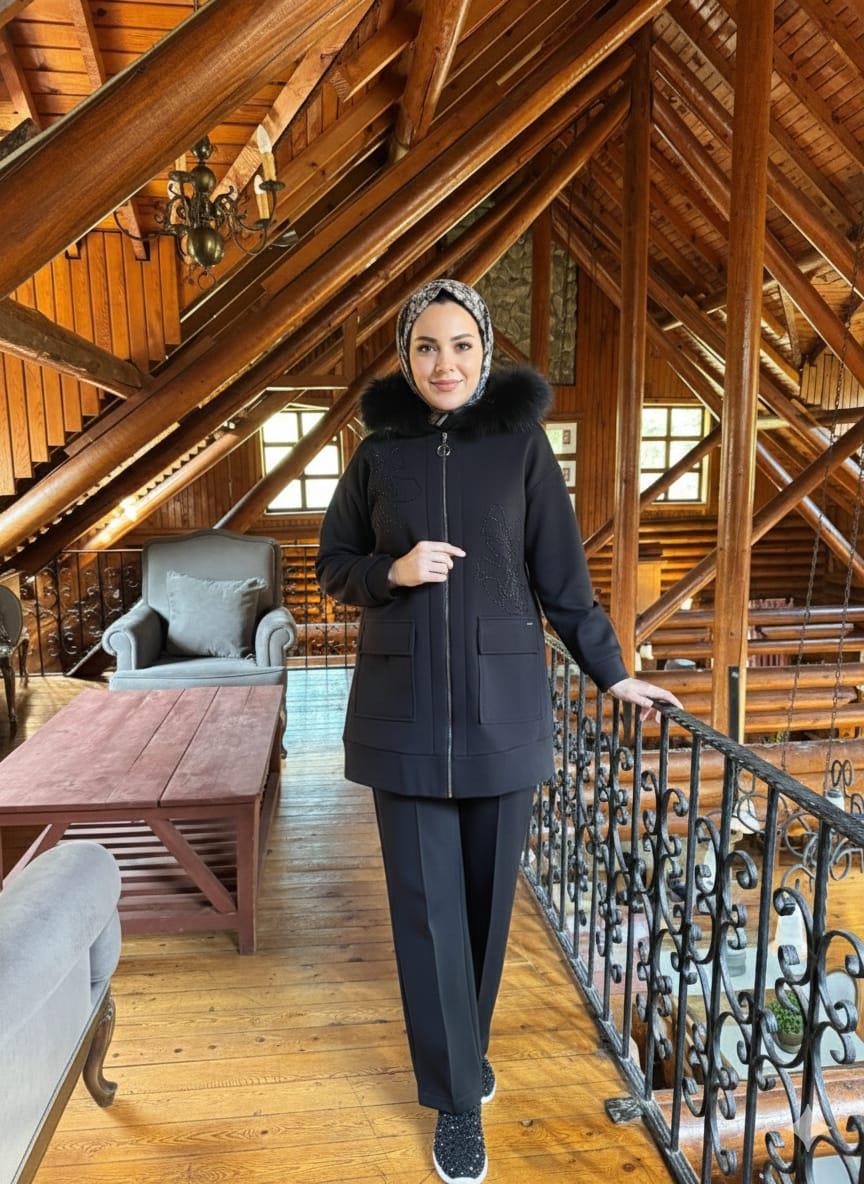 BONCUK NAKIŞLI KAPÜŞONLU KÜRKLÜ TAKIM