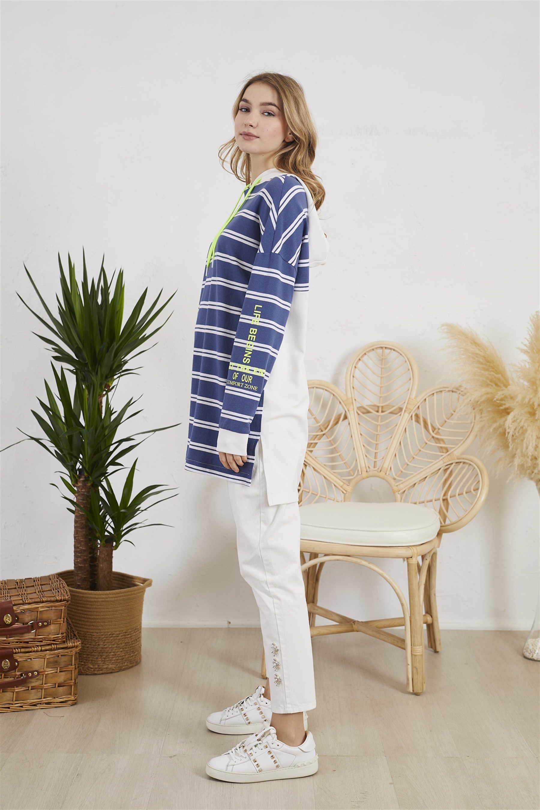 ÇİZGİLİ YIRTMAÇ DETAYLI SWEATSHIRT · 4
