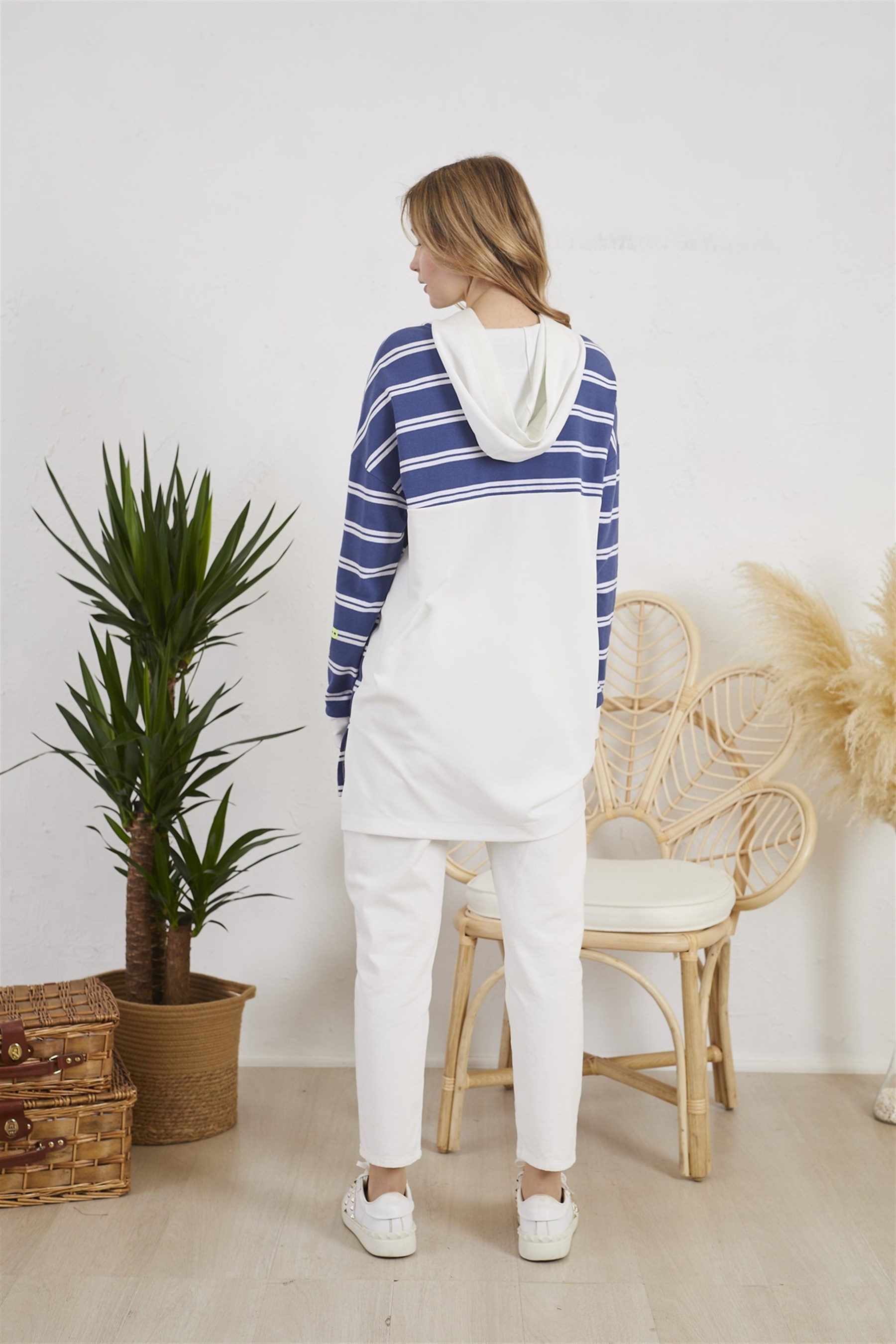 ÇİZGİLİ YIRTMAÇ DETAYLI SWEATSHIRT · 5