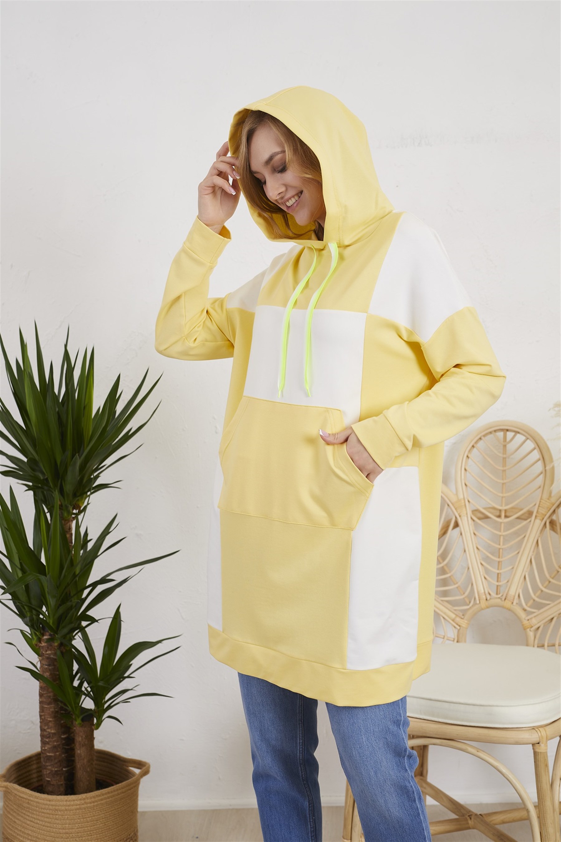 KANGURU CEPLİ SWEATSHIRT · 2
