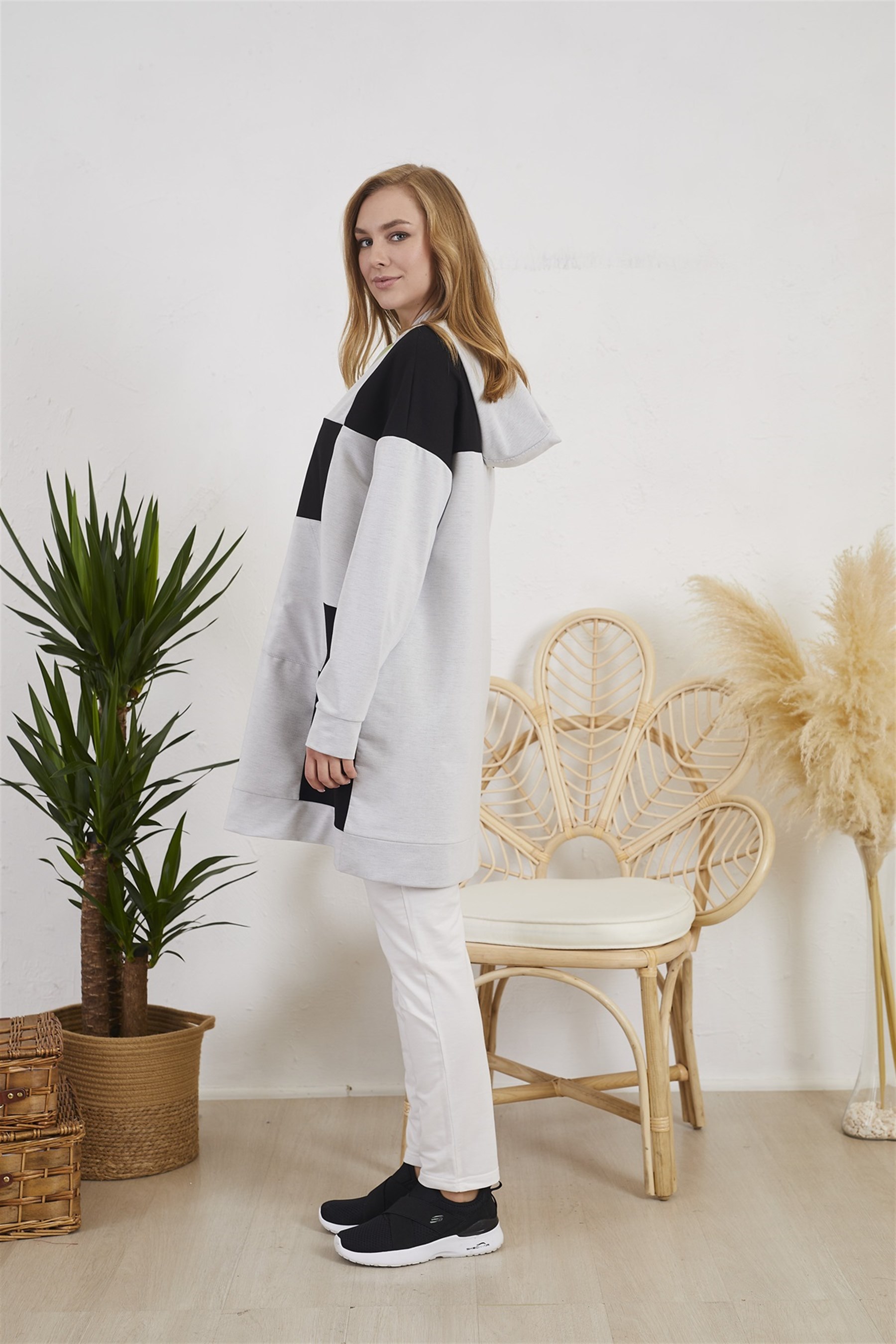KANGURU CEPLİ SWEATSHIRT · 4