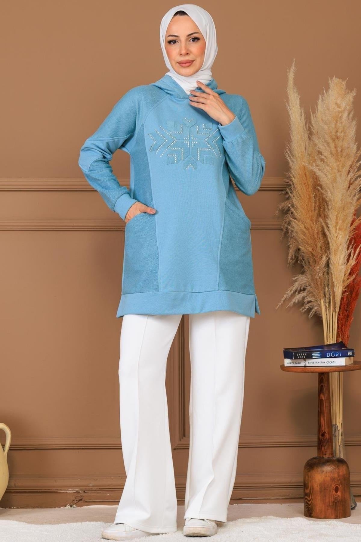 TAŞ APLİKELİ KAPÜŞONLU SWEATSHIRT