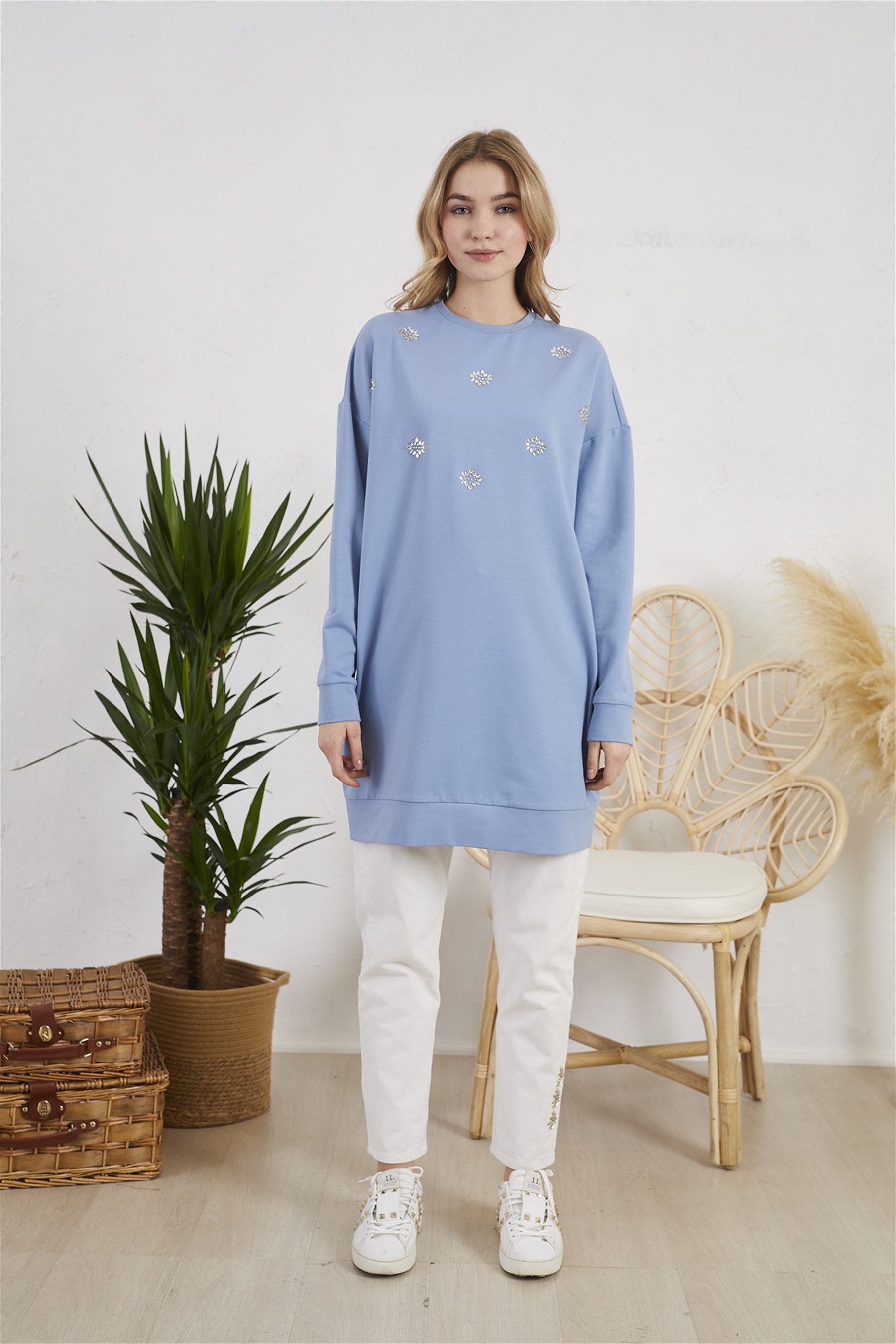 TAŞ DETAYLI SWEATSHIRT · 3