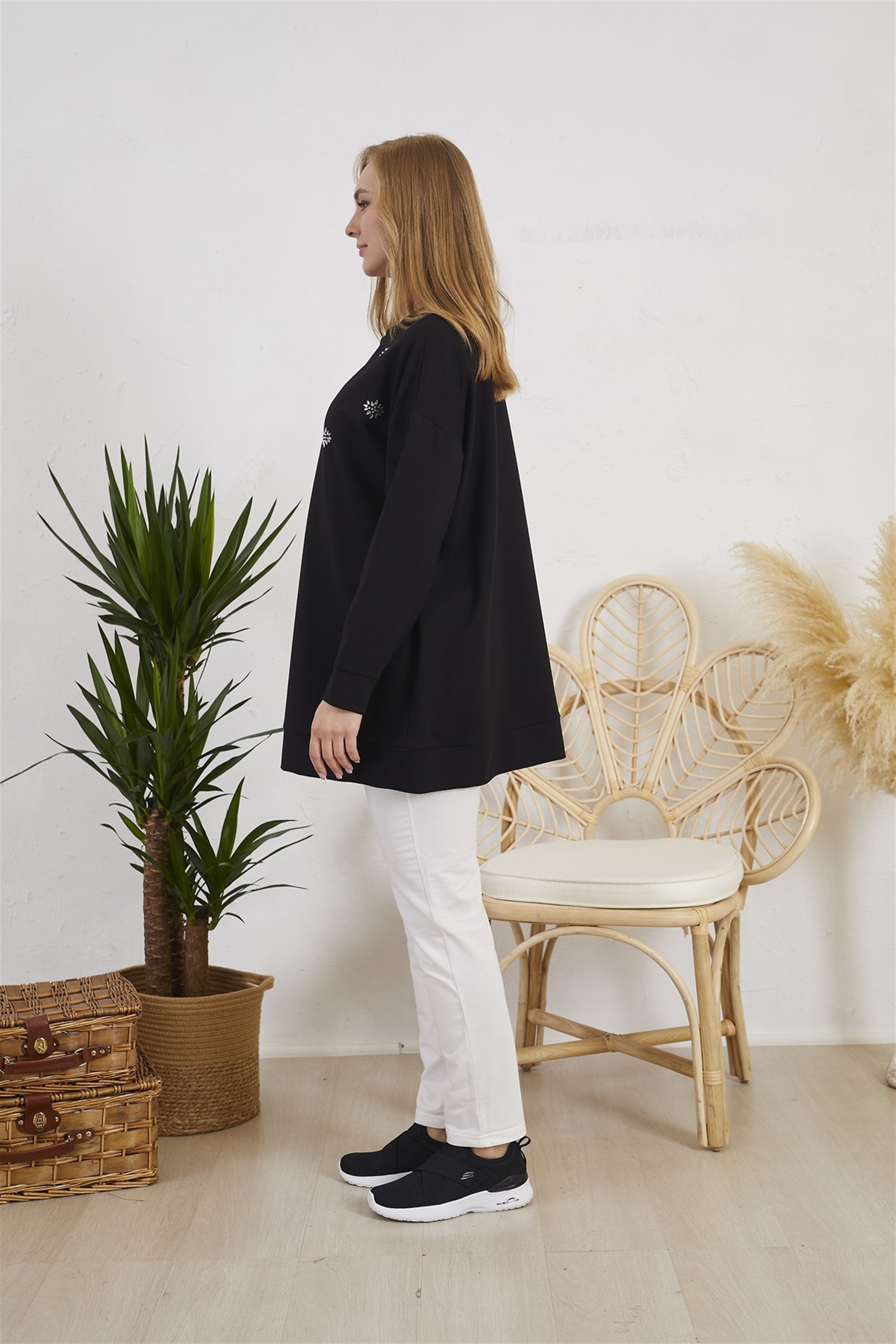 TAŞ DETAYLI SWEATSHIRT · 3