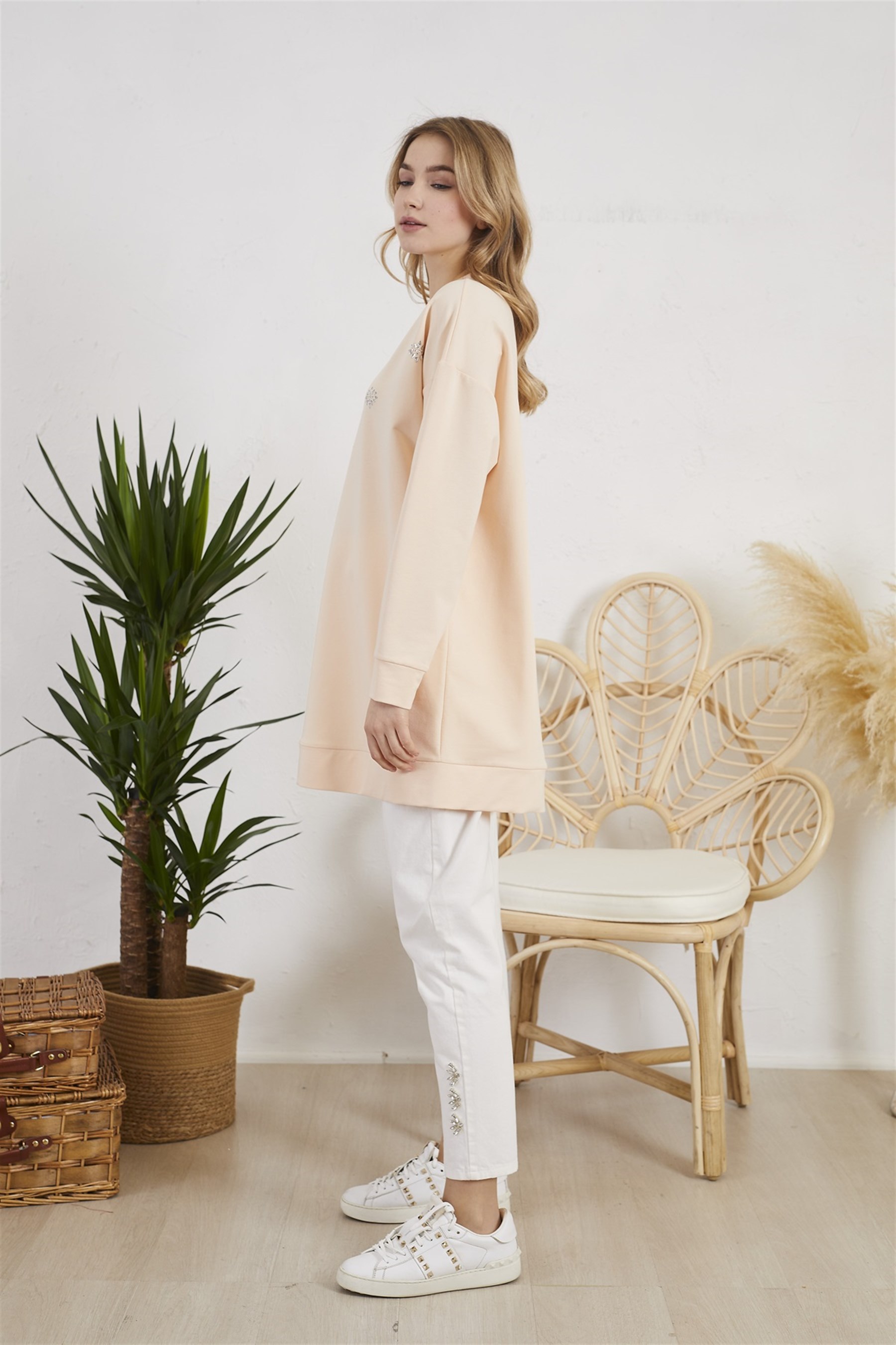 TAŞ DETAYLI SWEATSHIRT · 4