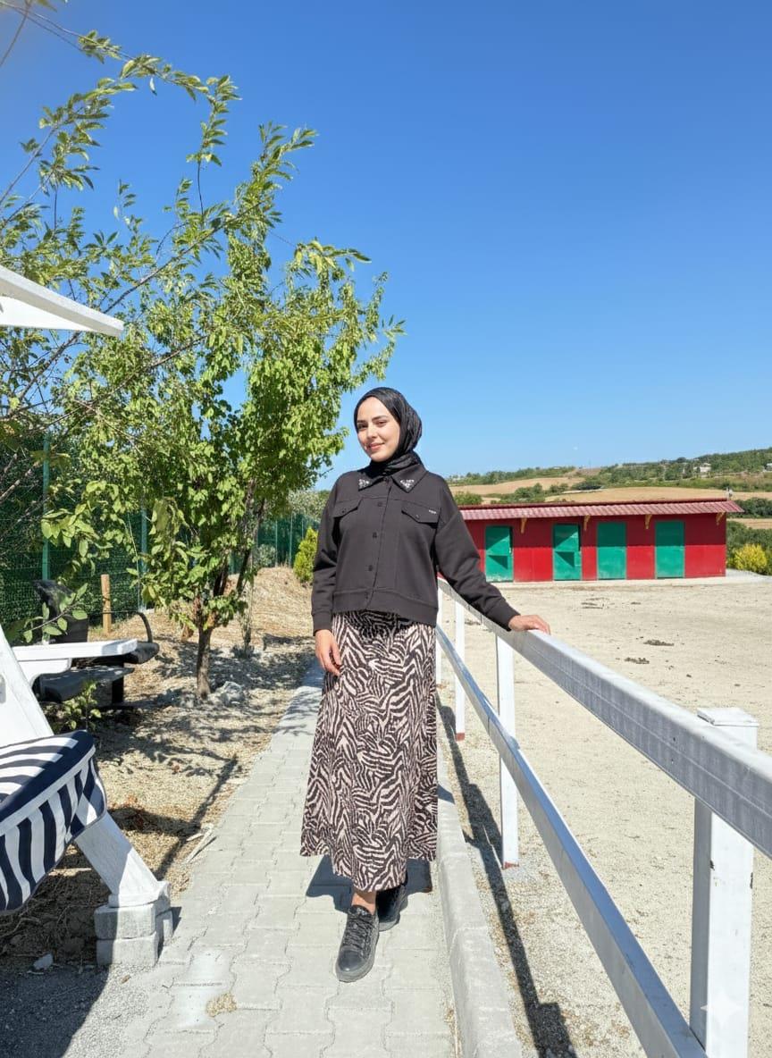 TAŞ İŞLEMELİ ÇITÇITLI KISA CEKET