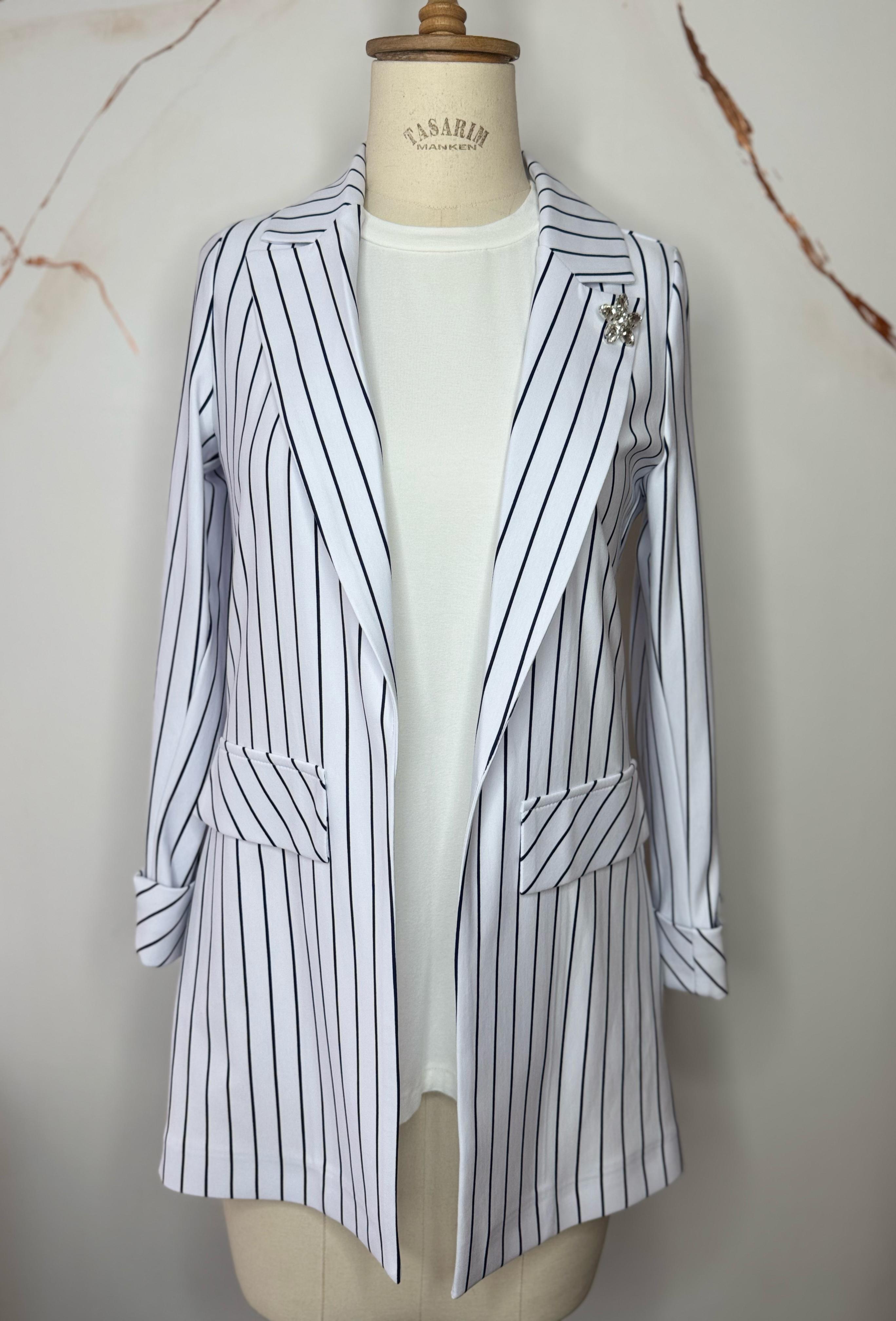 TAŞLI ÇİZGİLİ BLAZER CEKET